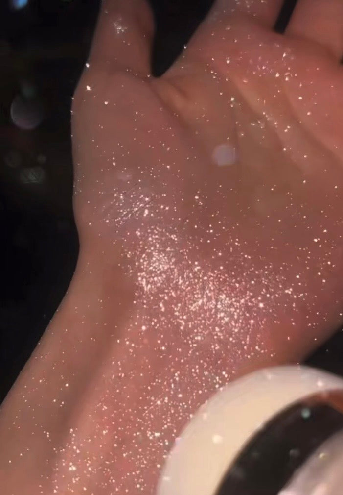 Poudre à paillettes pour le corps - Ajoutez une touche d'éclat à votre quotidien !